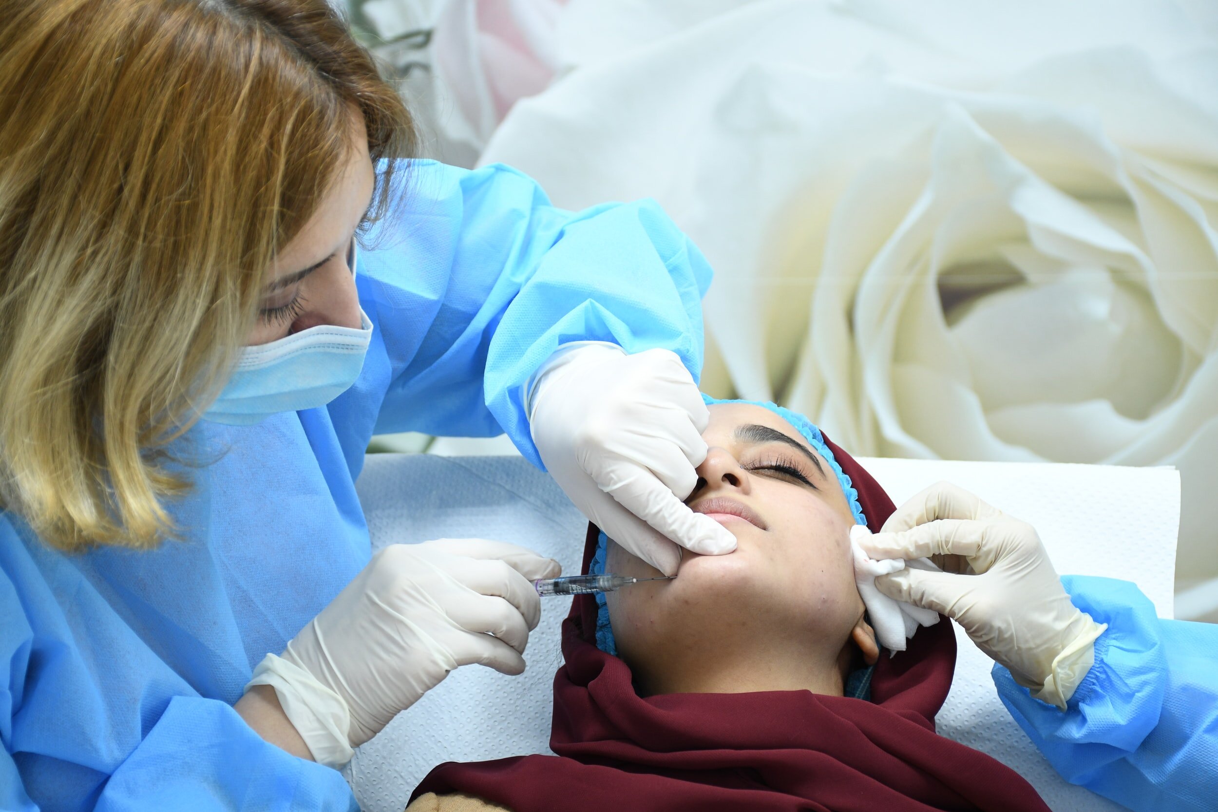 Tips to Ensure a Safe Aesthetic Plastic Surgery Experience